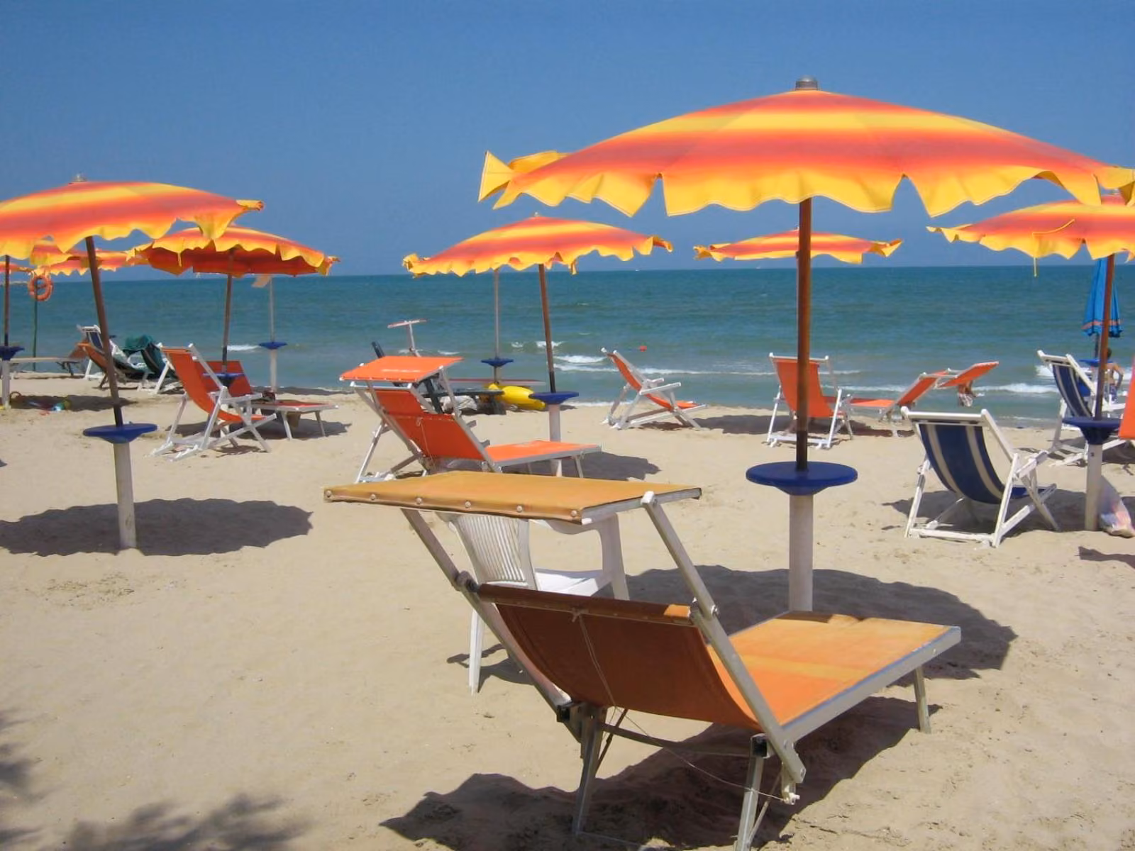 Mare Adriatico e spiaggia di Giulianova vicino al JuliaMare Village